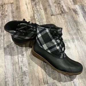 Plaid Sperry boots size 11